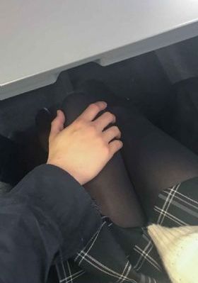 掀开校花的裙子挺进去_超清高清视频播放